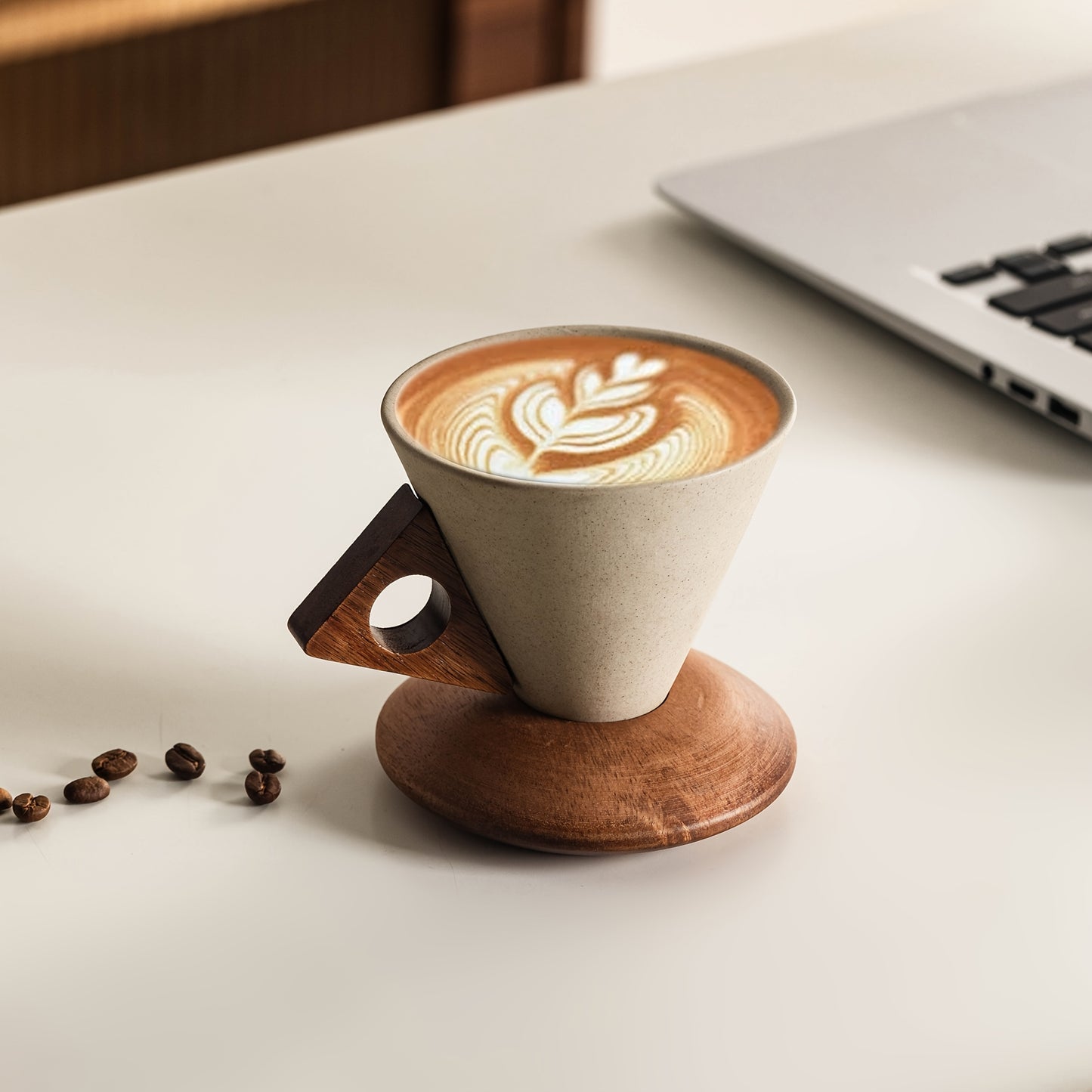 2-teiliges Keramik-Kaffeetassen-Set mit Holzgriff